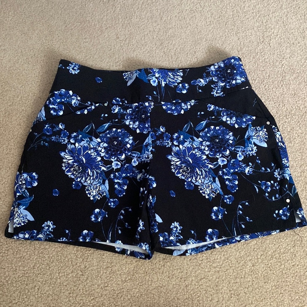 BOGO! INC pull on floral shorts